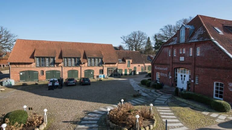 5f876a5d-4104-4c69-81bb-77d415d42f8d